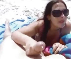 Cachudo goza como se comen culonas y tetonas lesbianas a su mujer