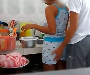 Pequeño xxx madres tetonas a grande