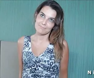 Chica guapa prueba tetas grandes caseras un coño