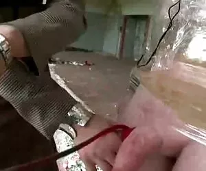 Chicas alemanas miran dos tetonas follando cómo me masturbo y comentan (en alemán)