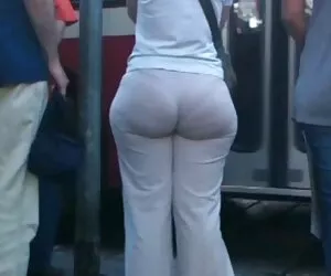 CARLENE-Puta follada en el baño del tetona pezones bar
